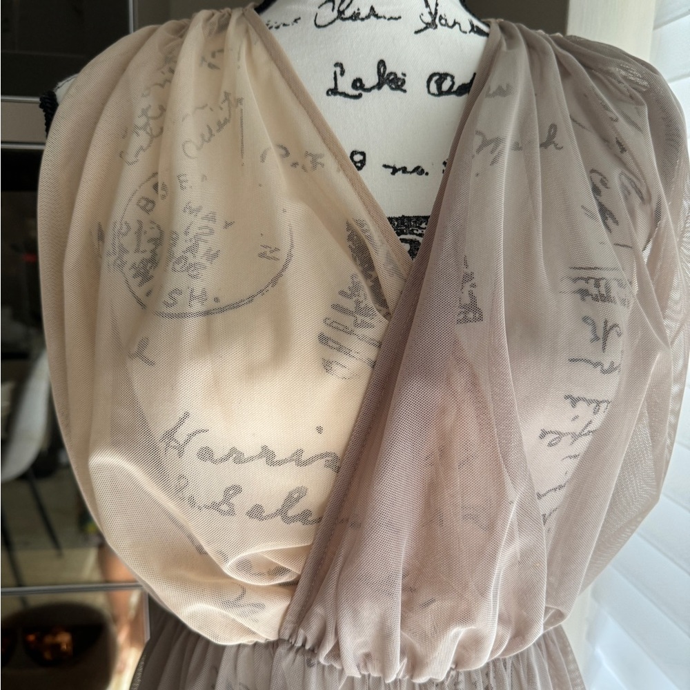 Zara Cream and Tan Sleeveless Beach Cover - Picture 4 of 11